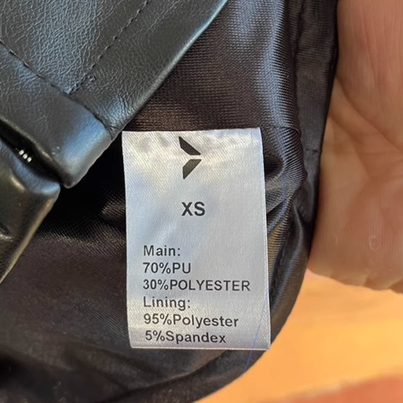 NWT RUVE ZASH Cropped Vegan Faux Leather Shirt - Black Cut Out - Picture 8 of 8